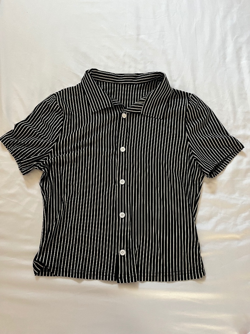 Women short sleeve collared button up striped size Large